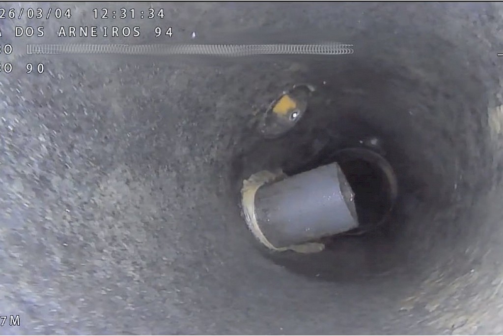 Revestimento de prumadas de esgoto com epóxi